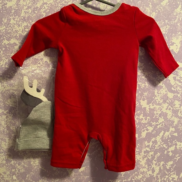 ❌❌SOLD❌❌ Baby Disney onesie set - Picture 3 of 3